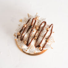 Cargar imagen en el visor de la galería, Torta Chilena de Nutella
