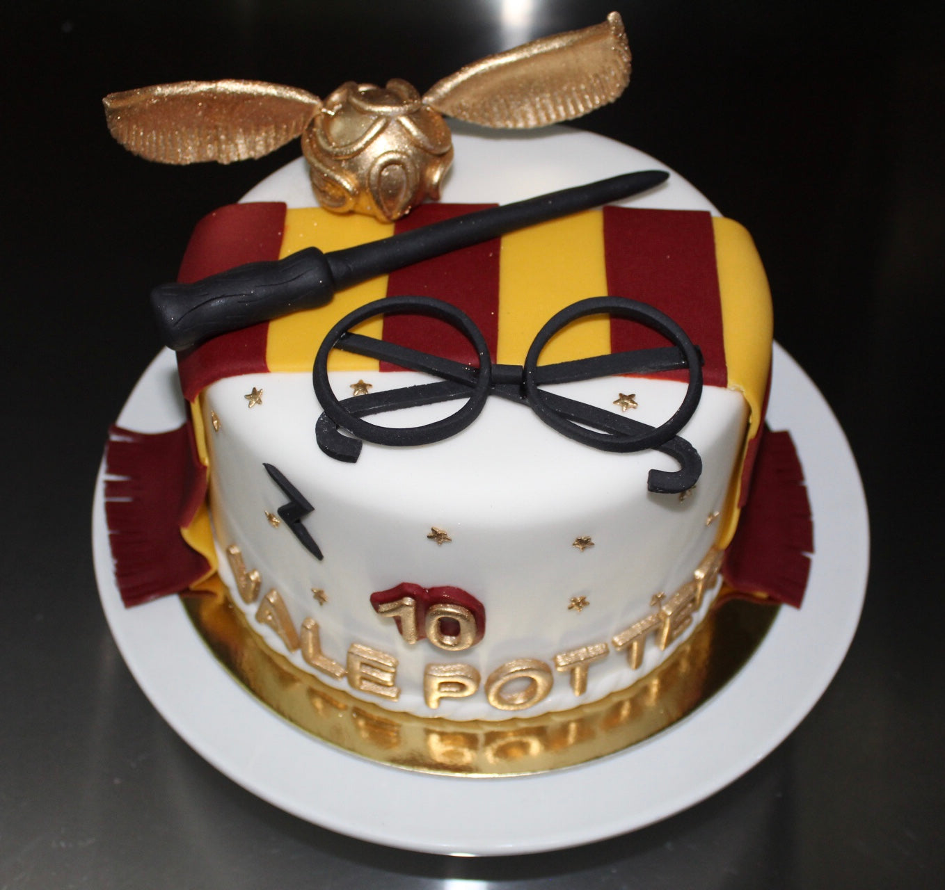 Harry Potter cake 8-10 pax